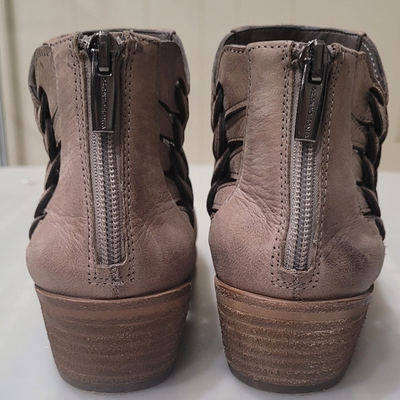 Vince Camuto PRESTETTA Pointed Toe Cut Out Side Braided Ankle Boots Sz 7.5M - Picture 8 of 11